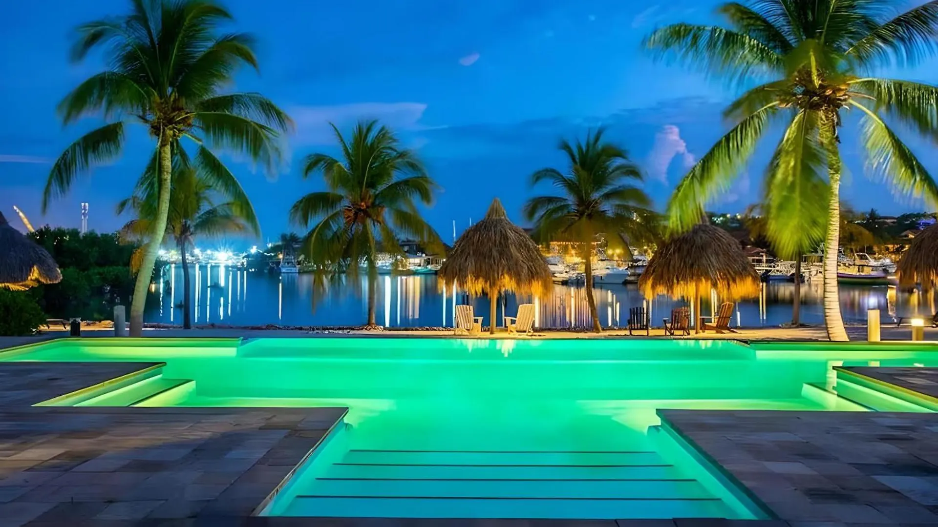kontakty Villa Devries C4 Jan Thiel Private Beachfront Pool